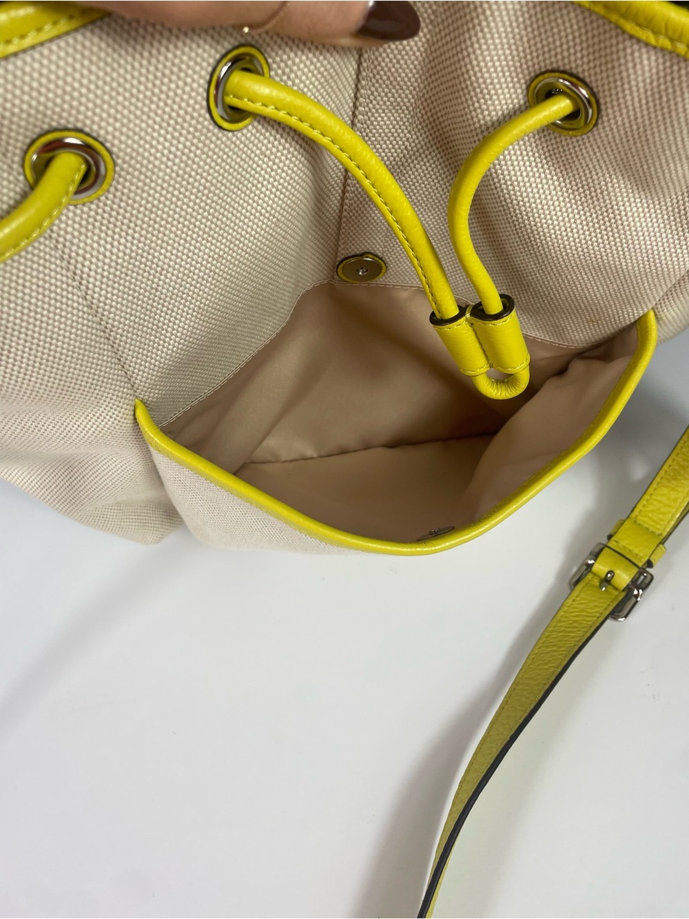 LOW START Coach Avery Canvas Drawstring Bucket Bag - Picture 4 of 12